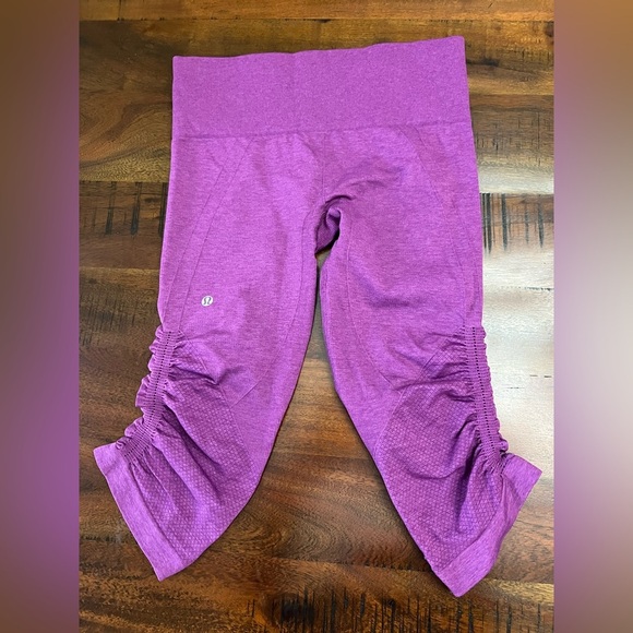 Lululemon Gather & Crow Crop Leggings – Purple Heather – Size 6 - Picture 2 of 3